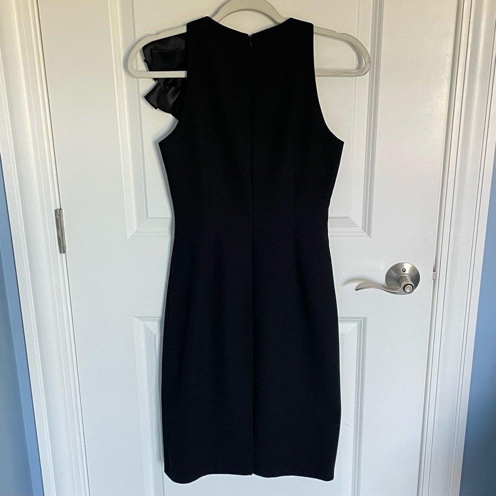 Carmen Marc Valvo Shoulder Ruffle Sheath Dress Black Size 2- 47442 - Picture 7 of 14